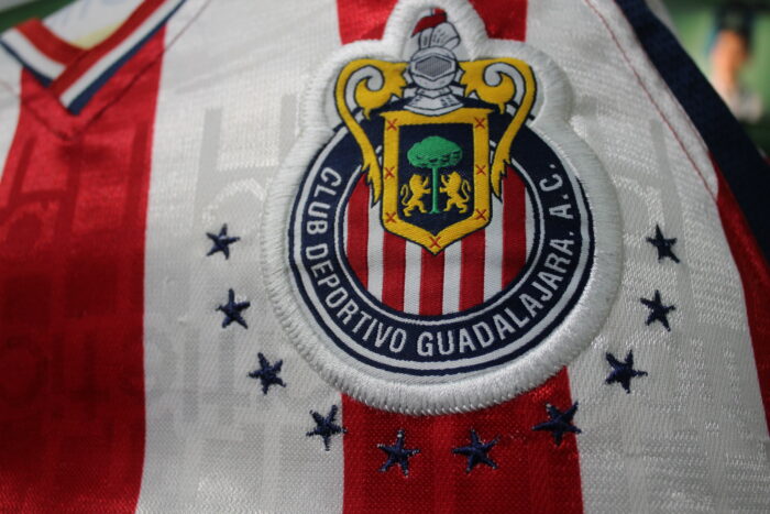 Club Chivas Jersey Season 1999-2000 Large - Image 8