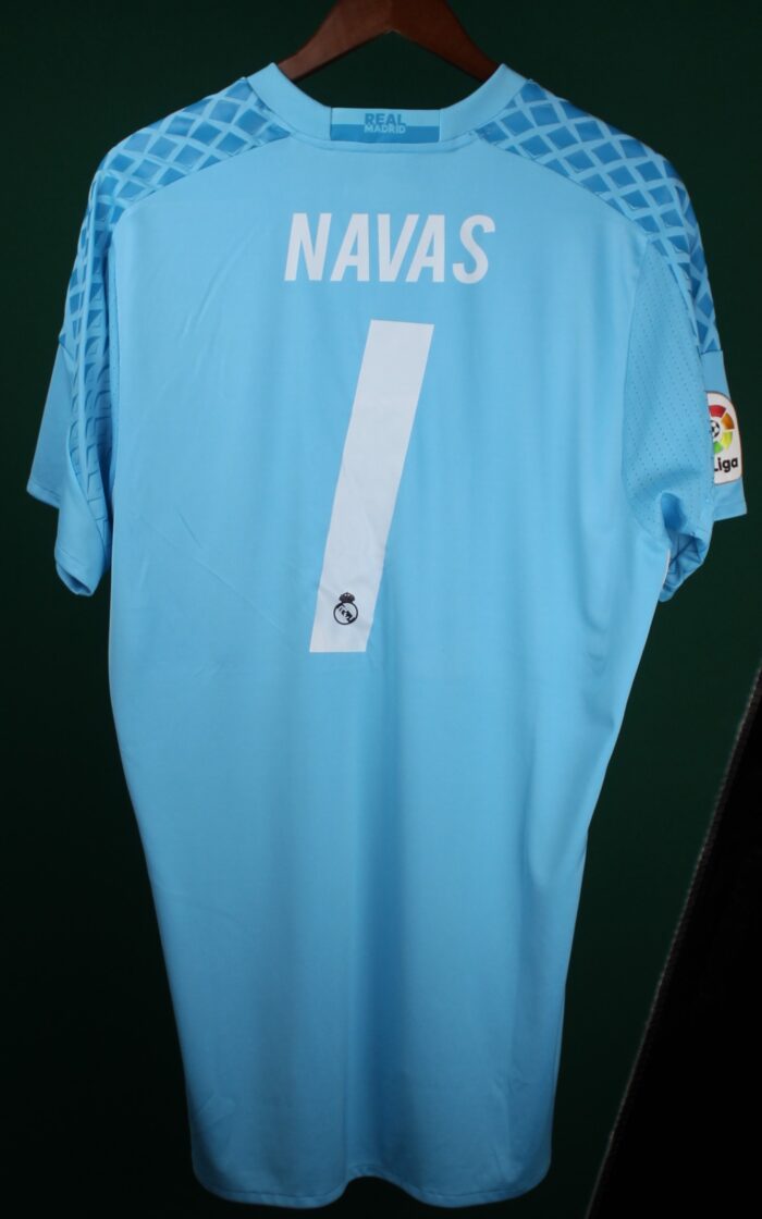 Real Madrid Jersey Large Season 2016-2017 #1 NAVAS - Image 3